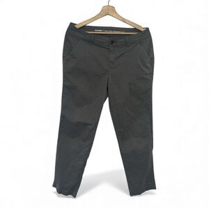 Old Navy Gray Boyfriend Chinos Size 6 Straight Leg Cropped Low Rise Minimalist